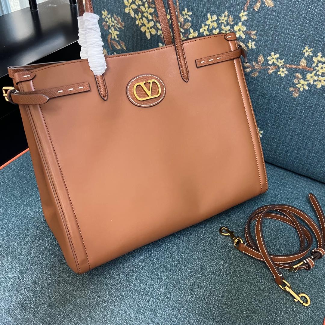 Valentino Garavani Medium Antibes Tote Bag | Brown