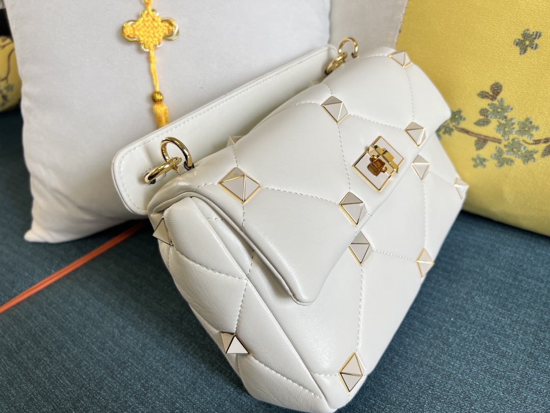 Valentino Garavani Medium Roman Stud Shoulder Bag | White