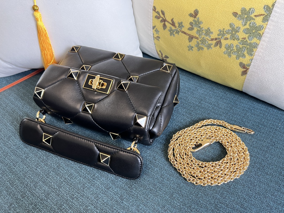 Valentino Garavani Medium Roman Stud Shoulder Bag.