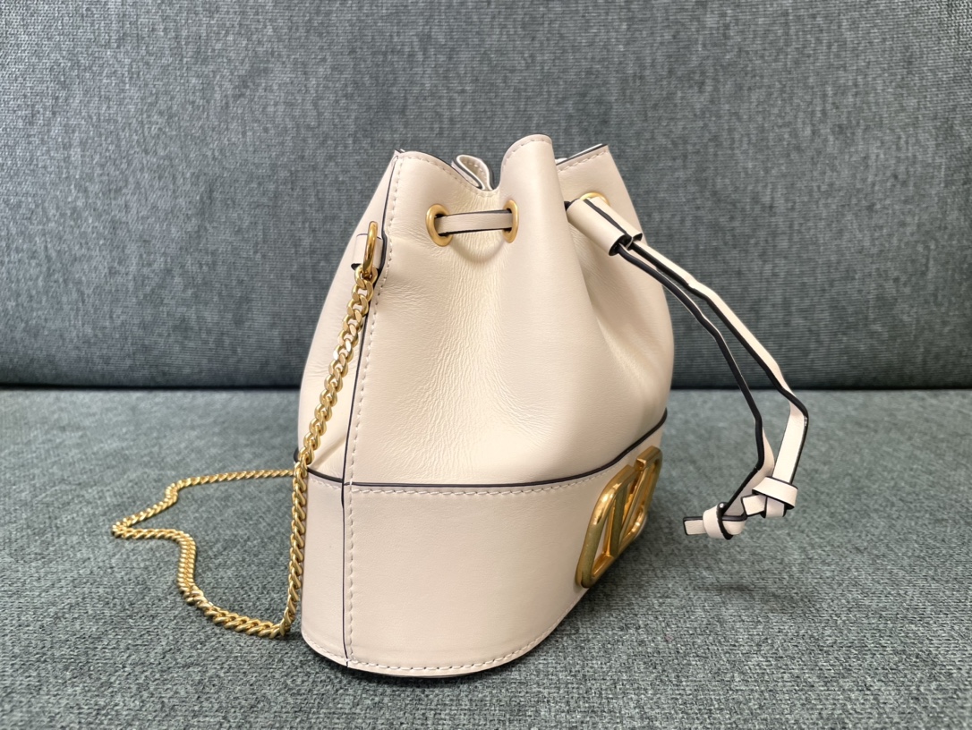 Valentino Garavani Mini Bucket With Signature Vlogo Chain In