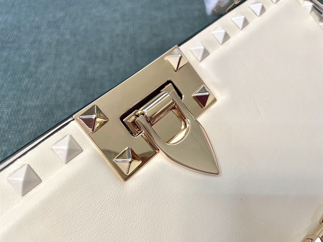 Valentino Garavani Off-White Rockstud Bag Valentino