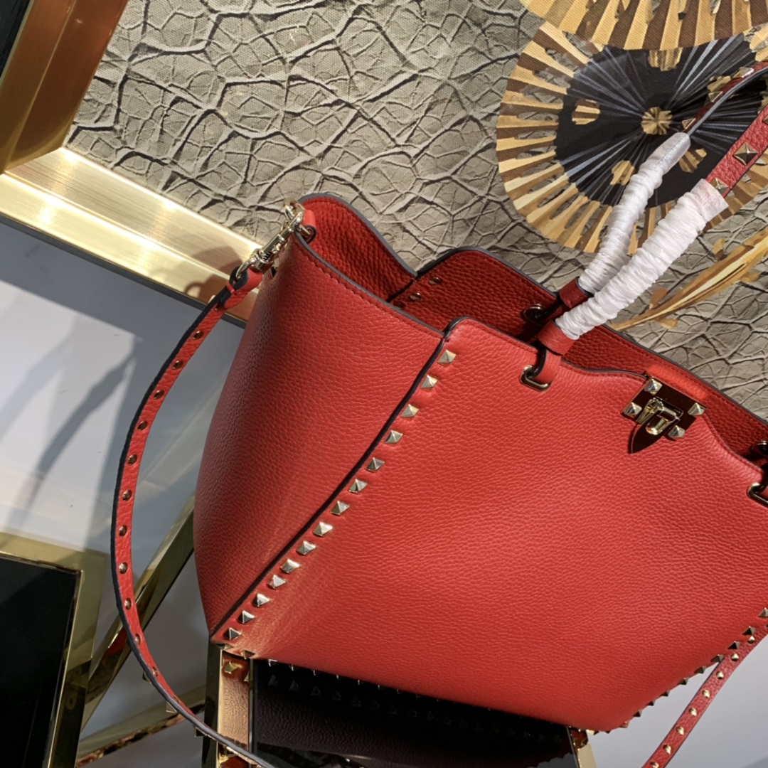 VALENTINO GARAVANI Pebbled Calfskin Medium Rockstud Tote red