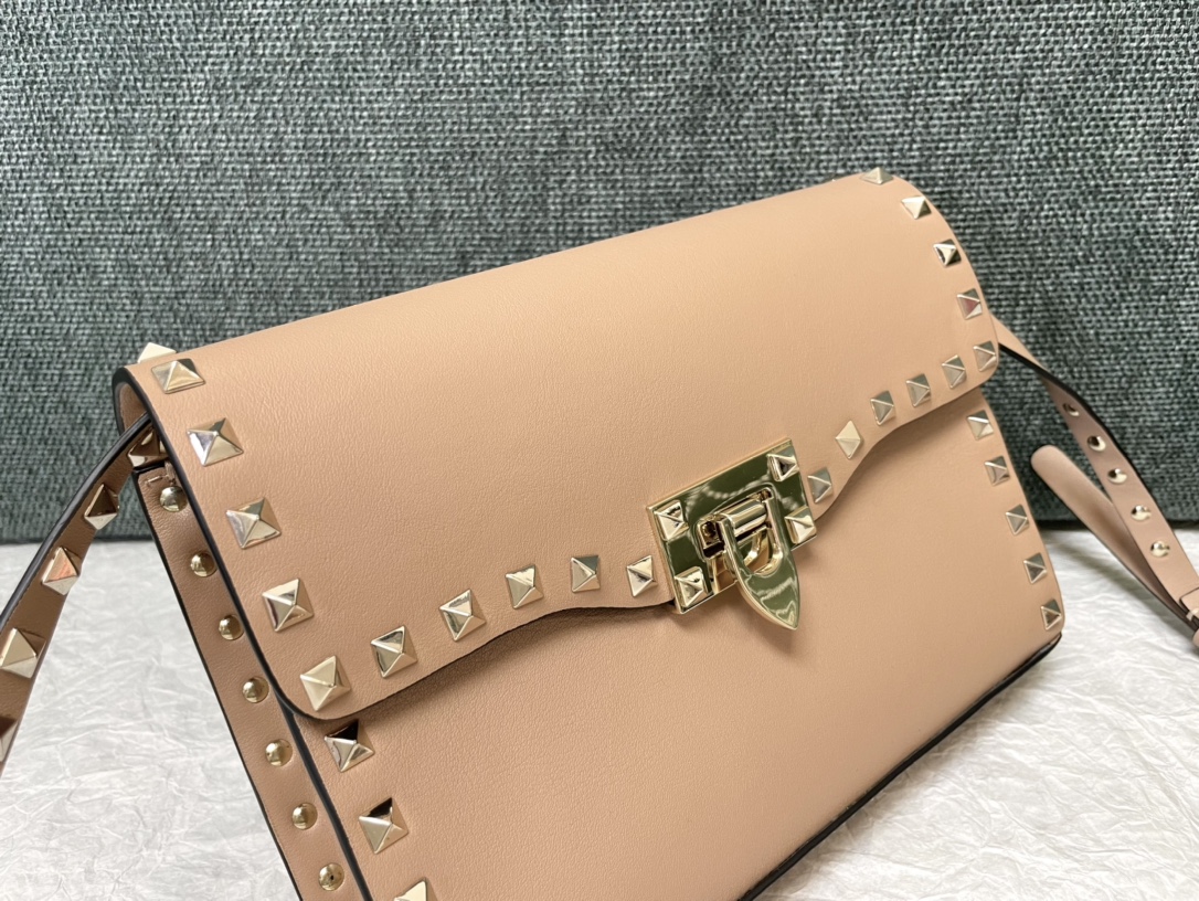 Valentino Garavani Rockstud Alcove Shoulder Bag