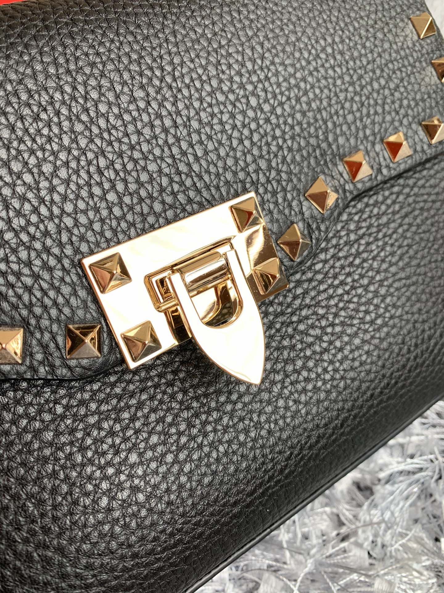 Valentino Garavani Rockstud Alcove Shoulder Bag - Black