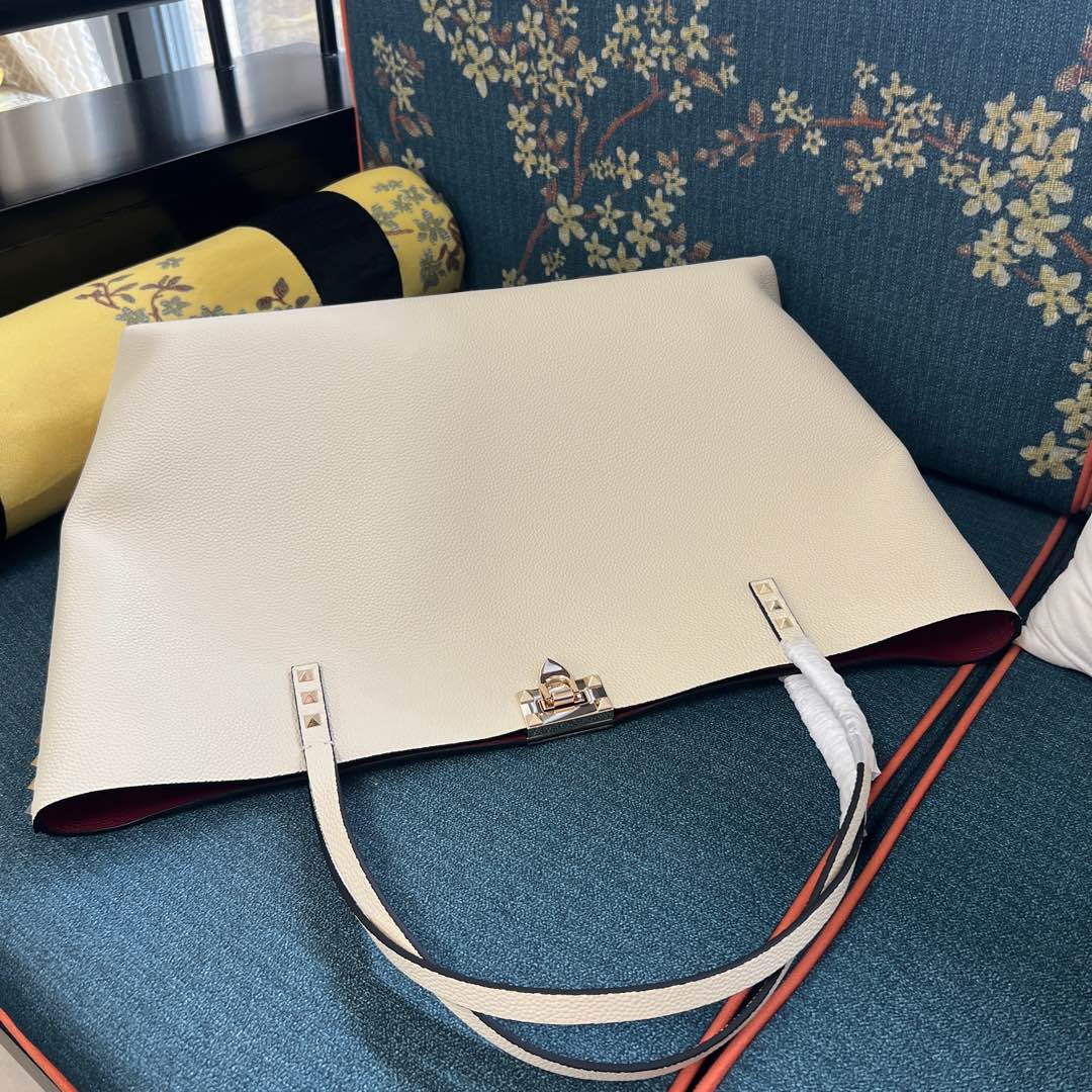 Valentino Garavani Rockstud Alcove Tote In White -