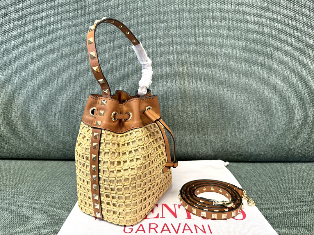 Valentino Garavani Rockstud raffia bucket bag Valentino