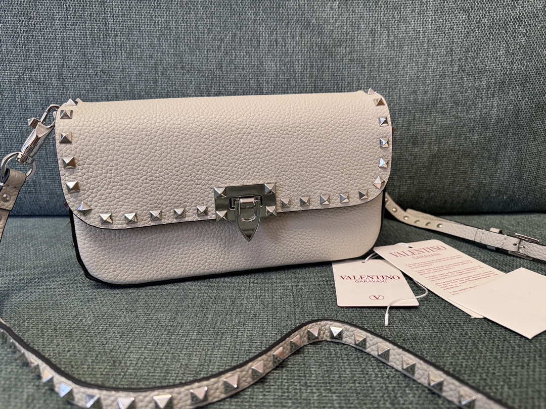 VALENTINO GARAVANI - Rockstud small crossbody bag | Leam Roma