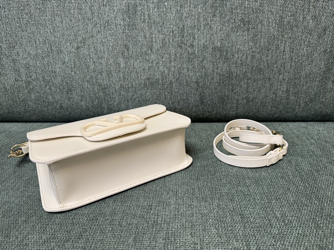 Valentino Garavani Shoulder bag - White - Women Valentino 0129