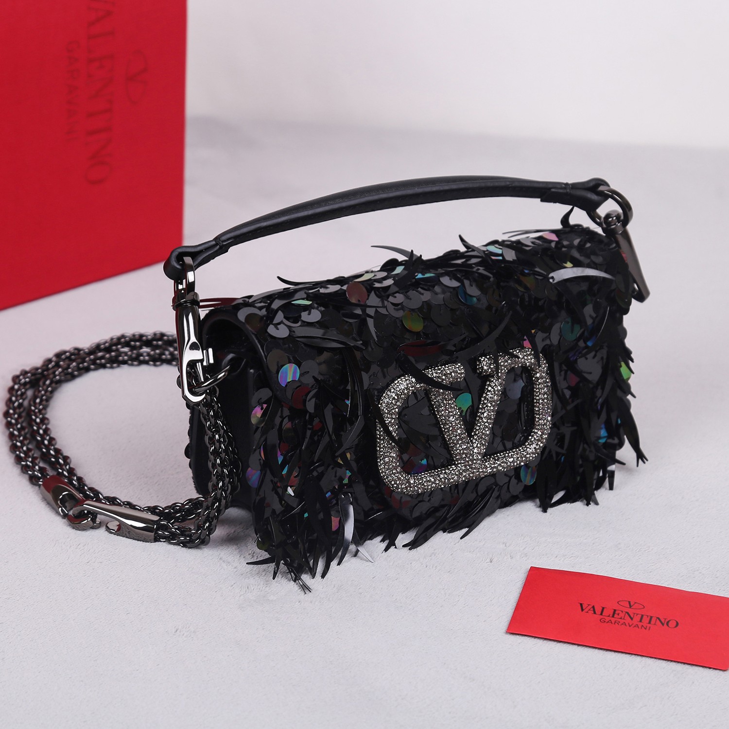 Valentino Garavani Small Locò Shoulder Bag | Black | Valentino  0209