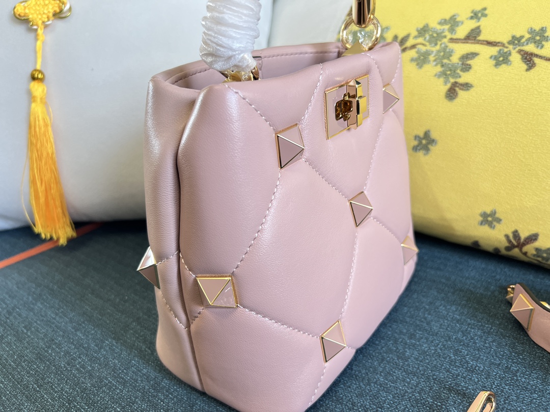 Valentino Garavani Small Roman Stud Leather Bag | Pink
