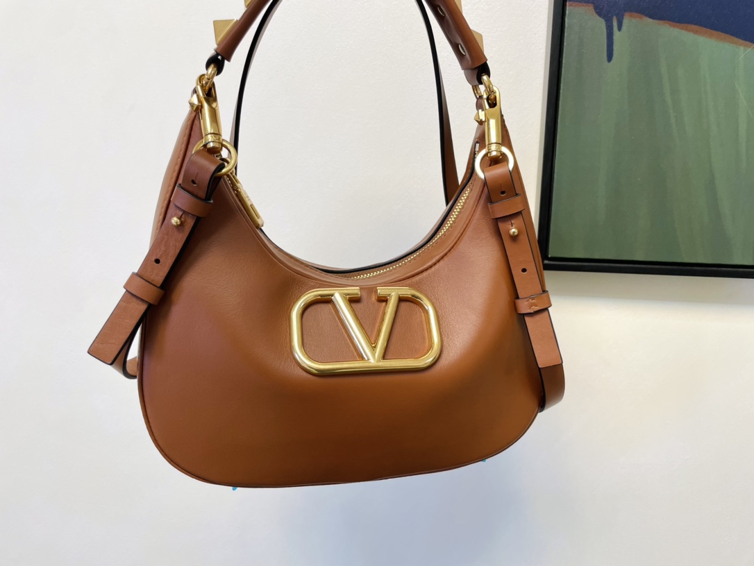 VALENTINO GARAVANI Stud Sign leather shoulder bag Valentino  00349