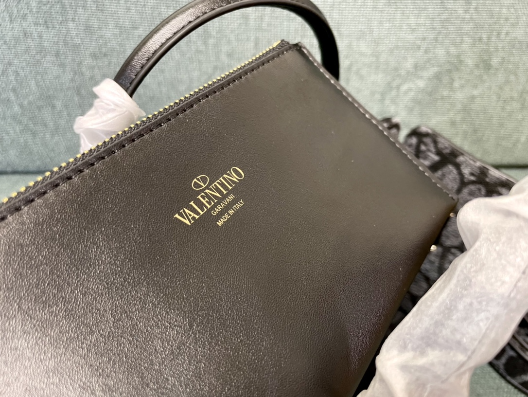 VALENTINO GARAVANI Toile Iconographe Goatskin Small L