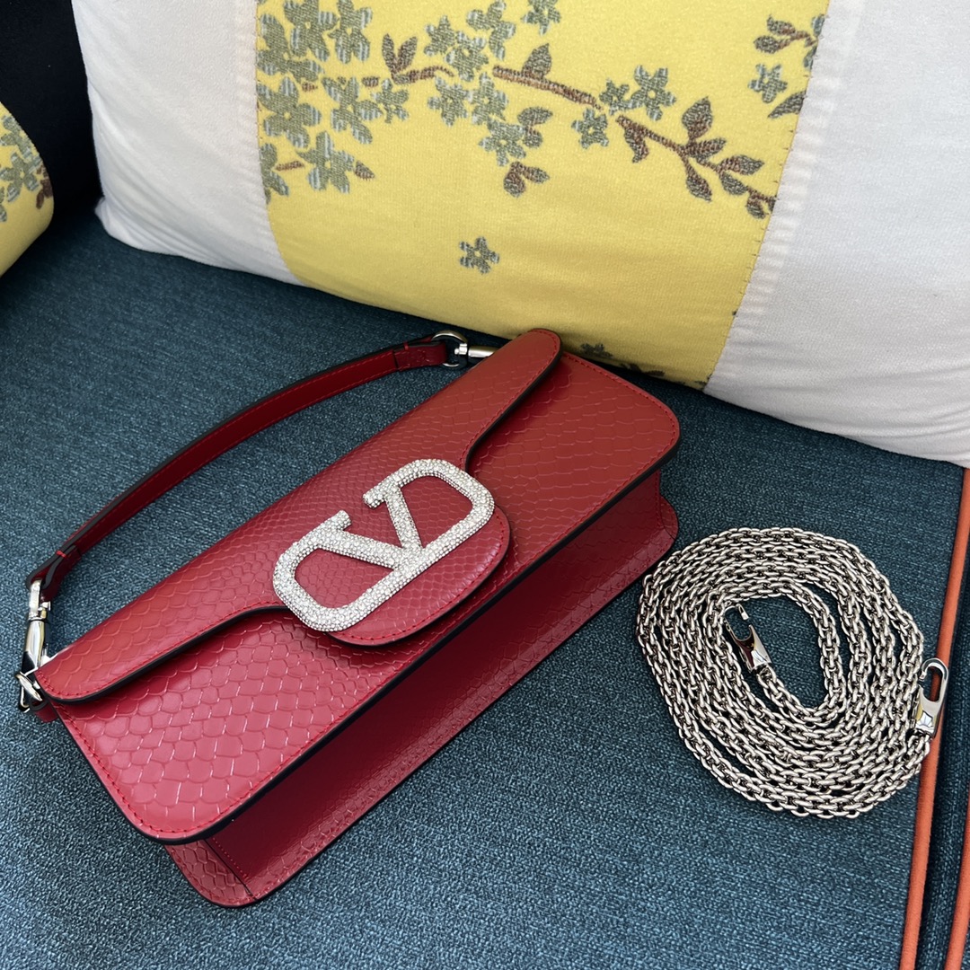 Valentino Garavani V Logo Middle East Exclusive PlaqueValentino 0579