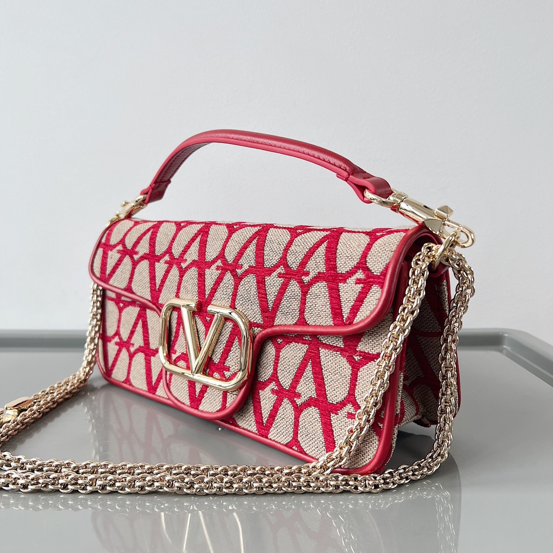 Valentino Garavani VLogo Embellished Tote Bag | Red |
