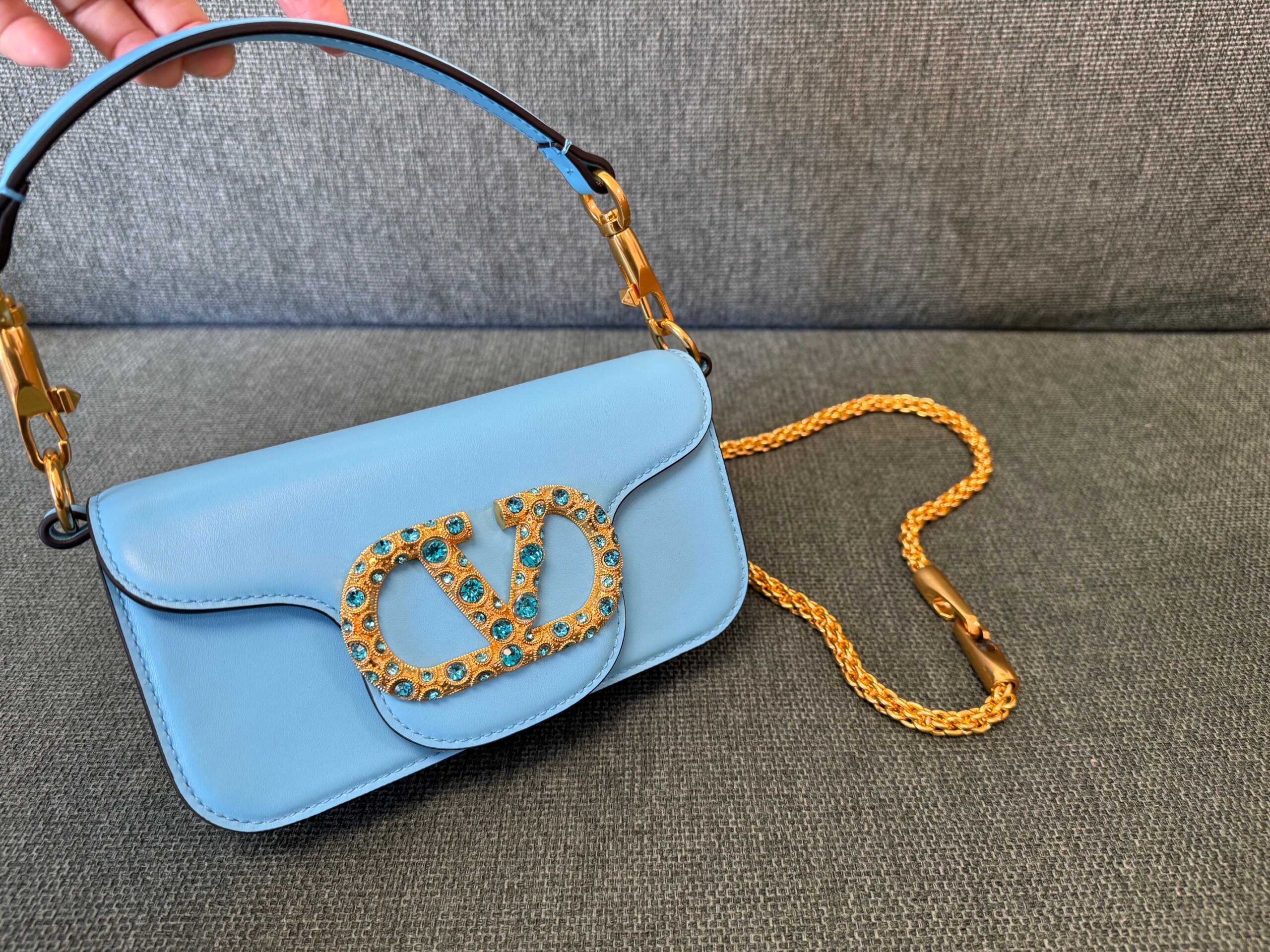 Valentino Garavani VLogo Handbag | Blue |