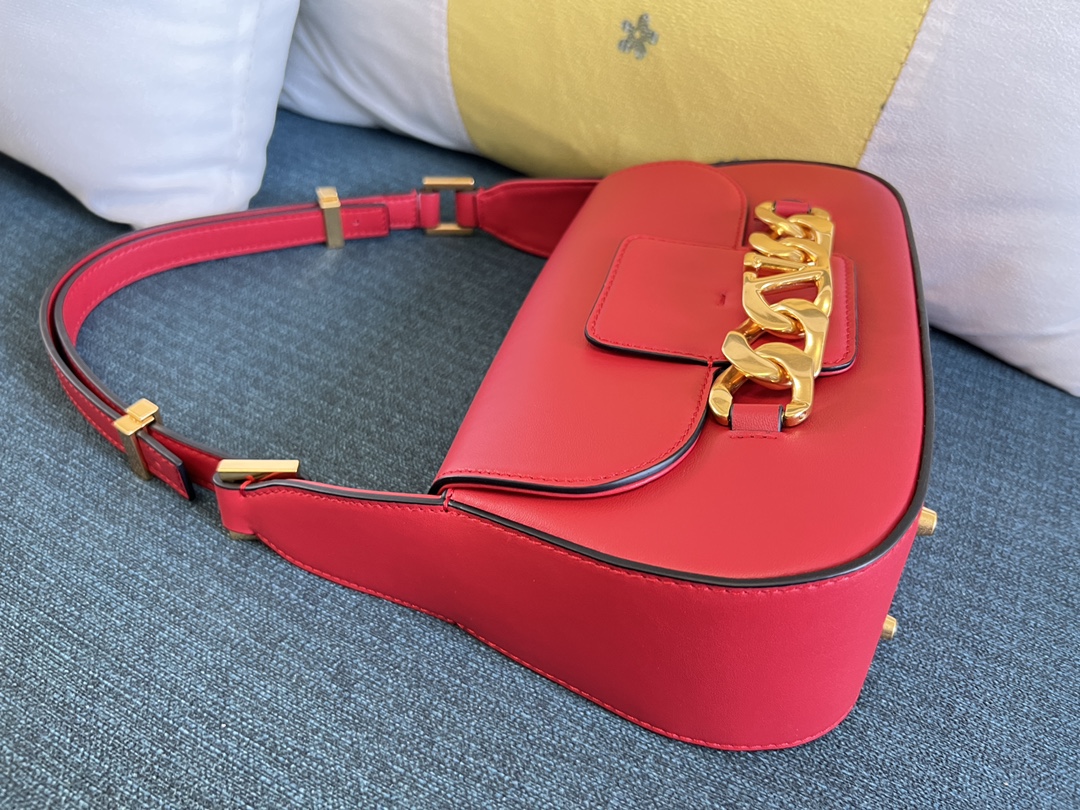 Valentino Garavani VLogo Leather Shoulder Bag | Red