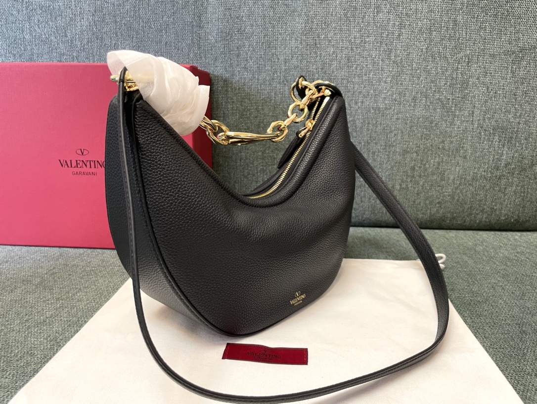 Valentino Garavani - Vlogo Small Black Women's Leather Shoulder Bag Valentino  00339