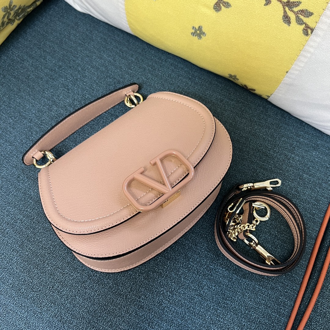 Valentino Garavani VSling Leather Shoulder Bag | Pink