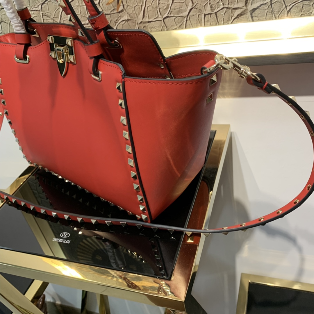 Valentino Leather Rockstud Tote Bag Red Pony-style calfskin ref.1310704 - Joli Closet