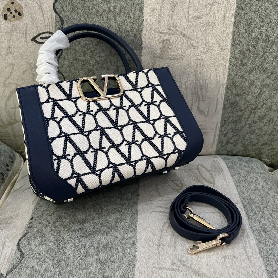 Valentino MEDIUM VLOGO SIGNATURE HANDBAG IN BLUE