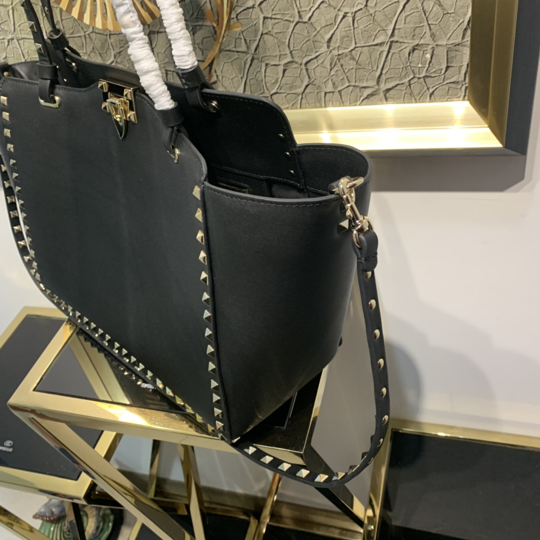 valentino Rockstud Black Leather ref.92528 -