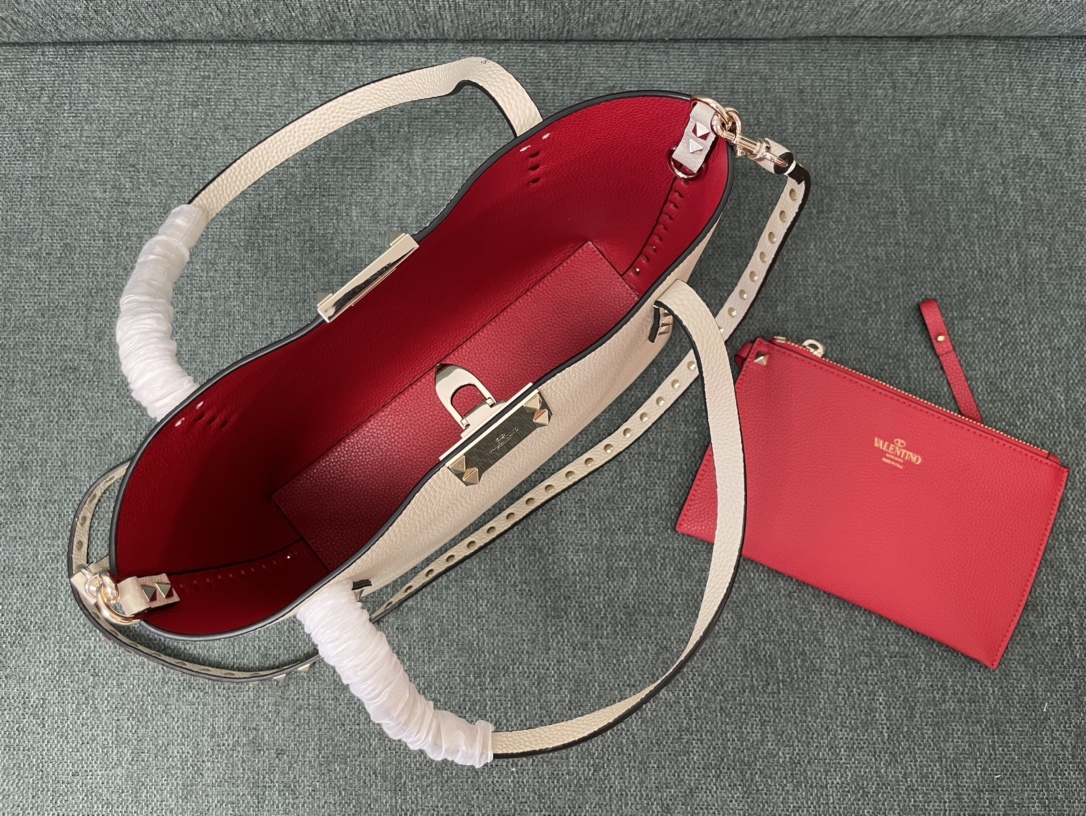 Valentino Women's Green V Logo Shoulder Bag with Silver