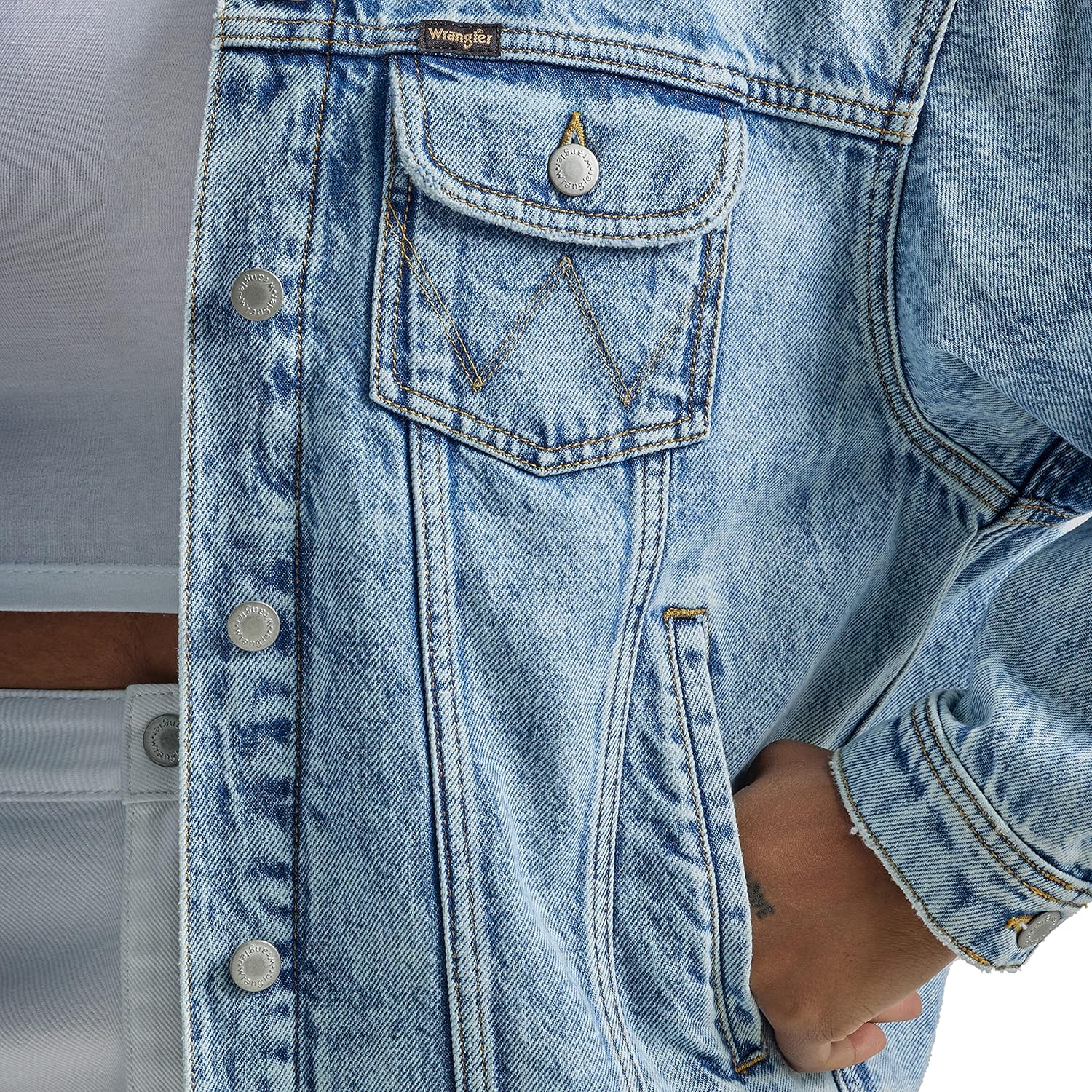 Wrangler Women’s Relaxed Fit Girlfriend Denim Jacket