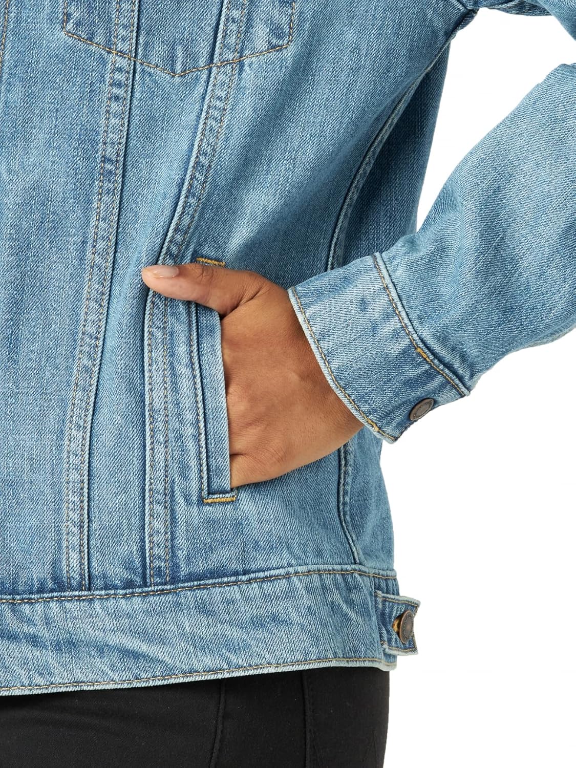 Wrangler Women’s Relaxed Fit Memory Maker Jean Jacket